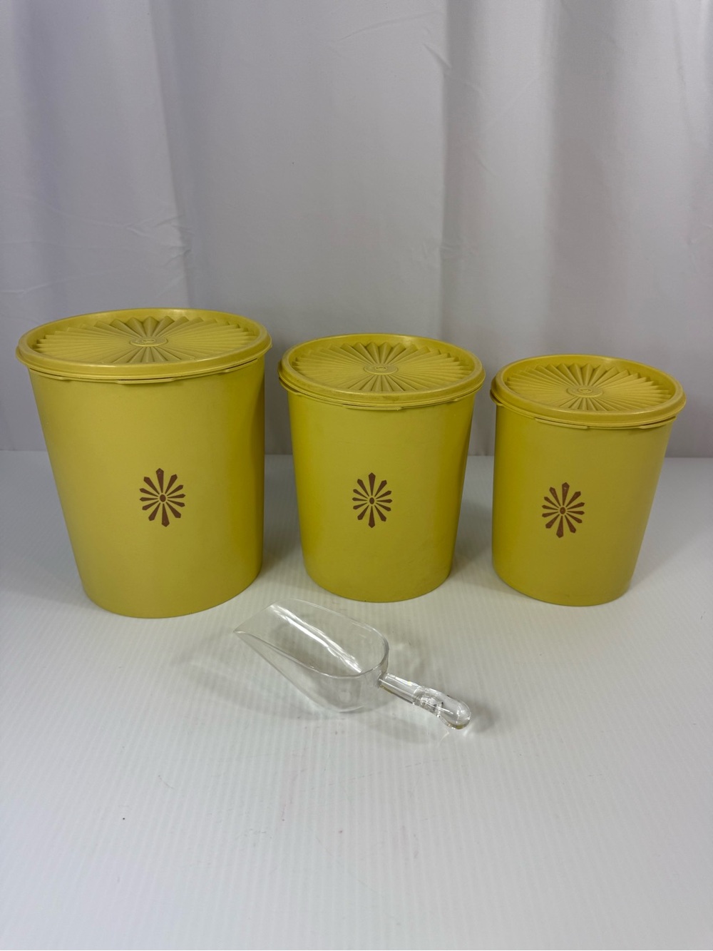 Vtg Tupperware Harvest Yellow Servalier Canister Set 3 Nesting 805 807 809 Scoop